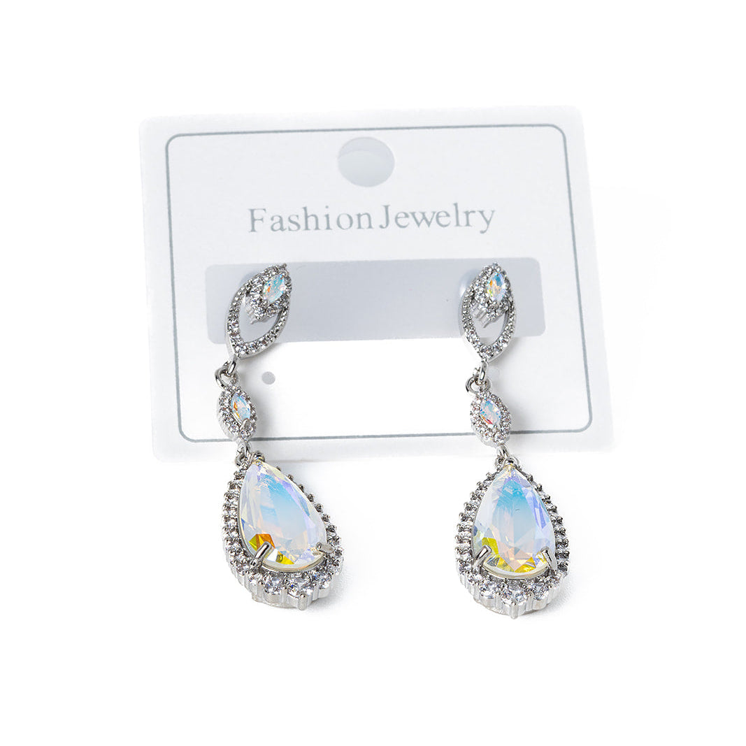 Pair of teardrop-shaped earrings 