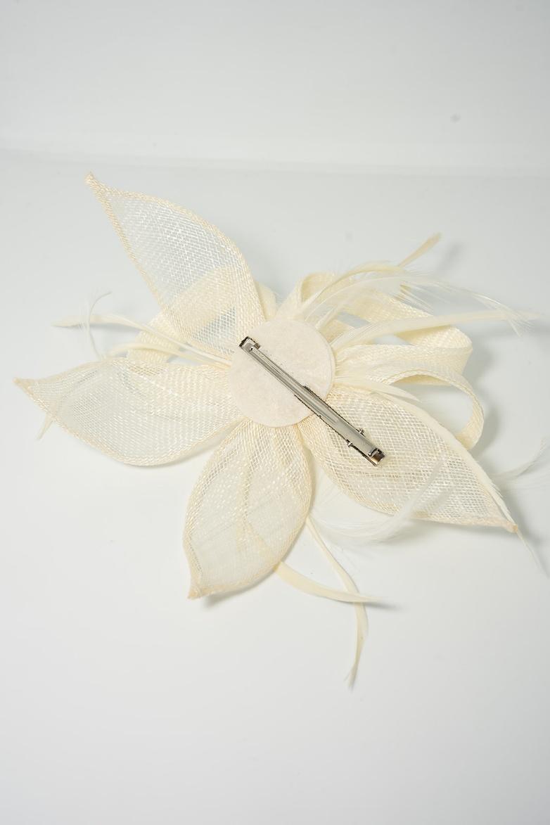Laura Cream Leaf Fascinator